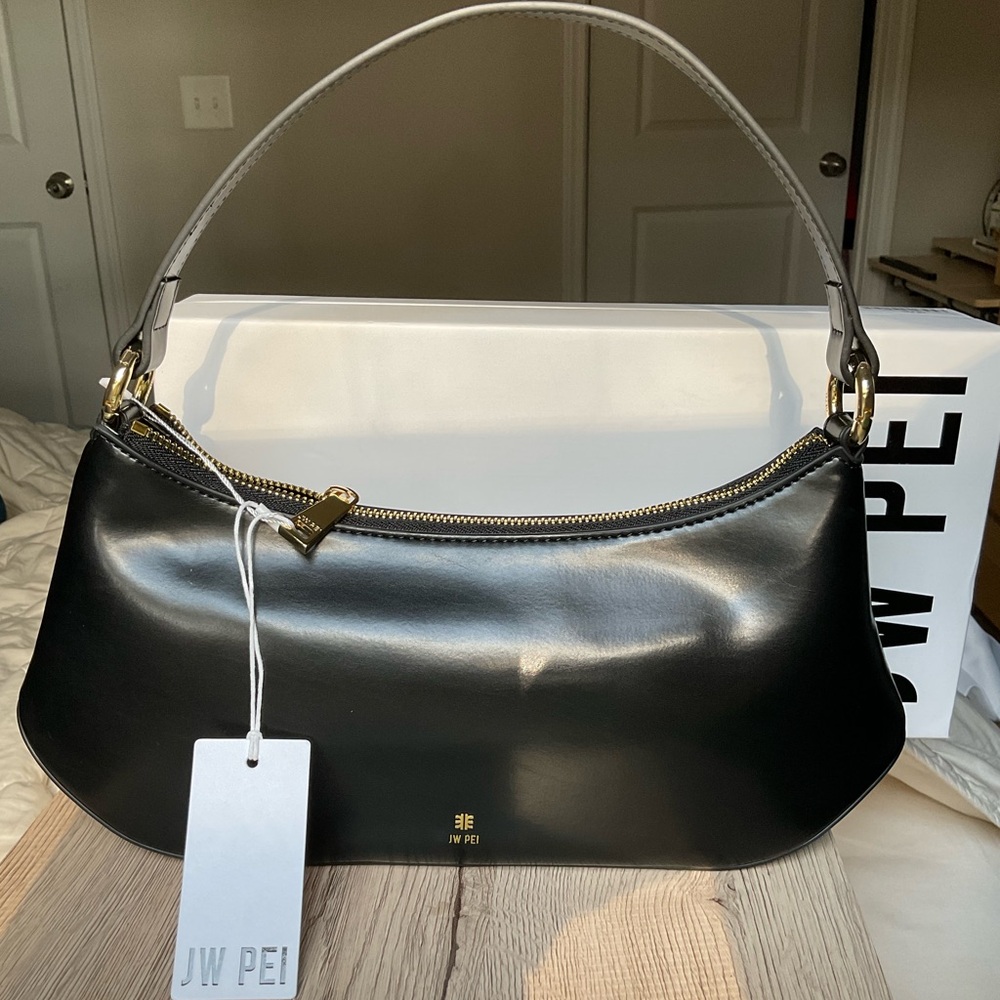 NWT 🏷️: JW PEI Women's Lily Shoulder Bag